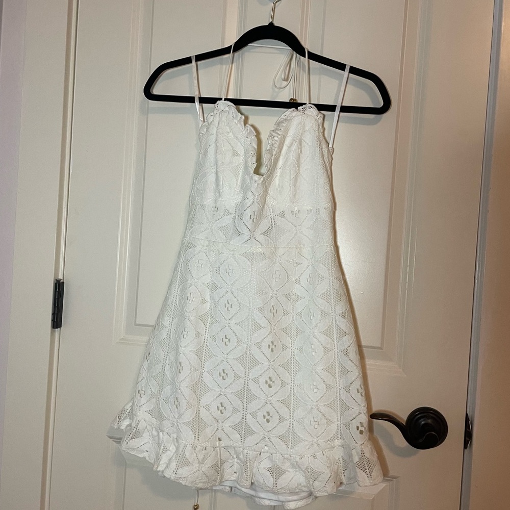 Beautiful white lace dress with small heart neckline!